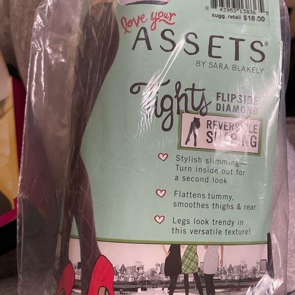 ASSETS by Sara Blakely Flipside Diamond Tights - Picture 1 of 4